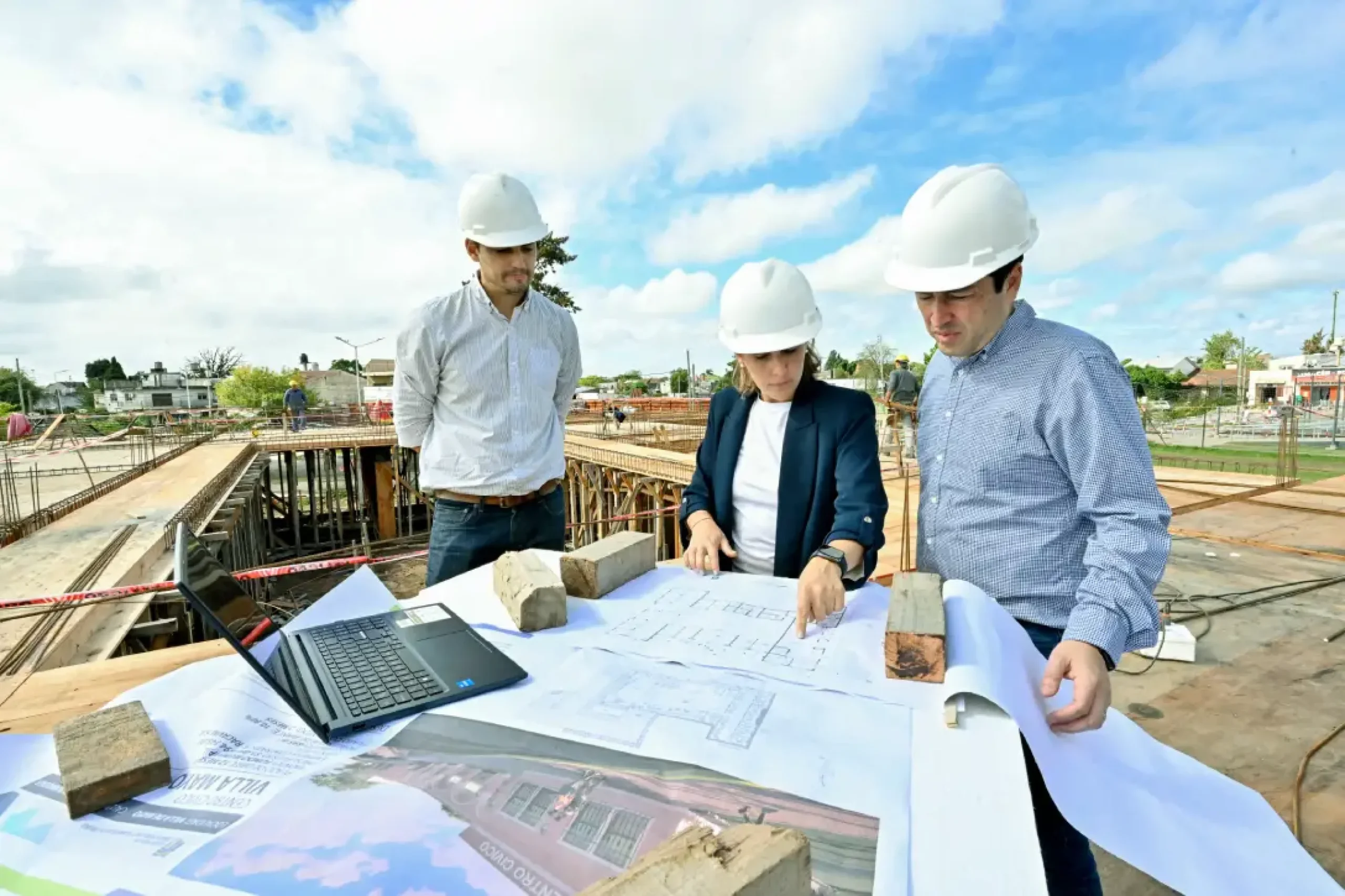 Se construye el nuevo Centro Cívico de la ciudad de Villa de Mayo