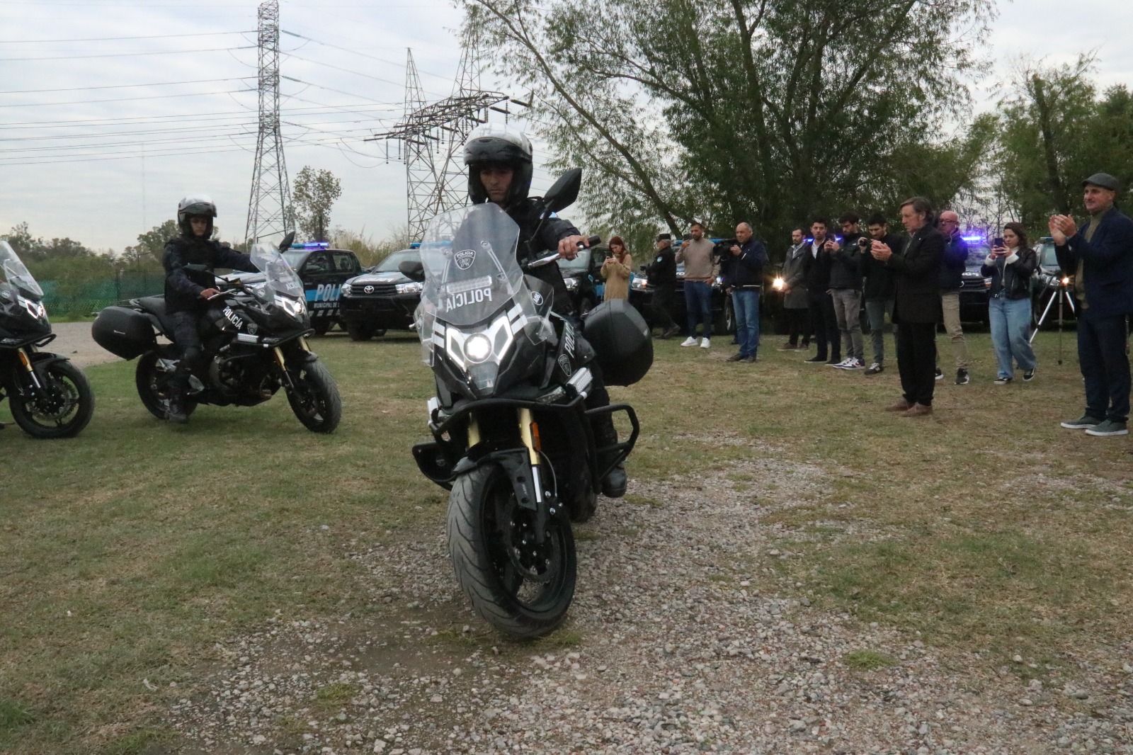 San Miguel presentó nuevas patrullas y motos de alta cilindrada para la Policía Municipal