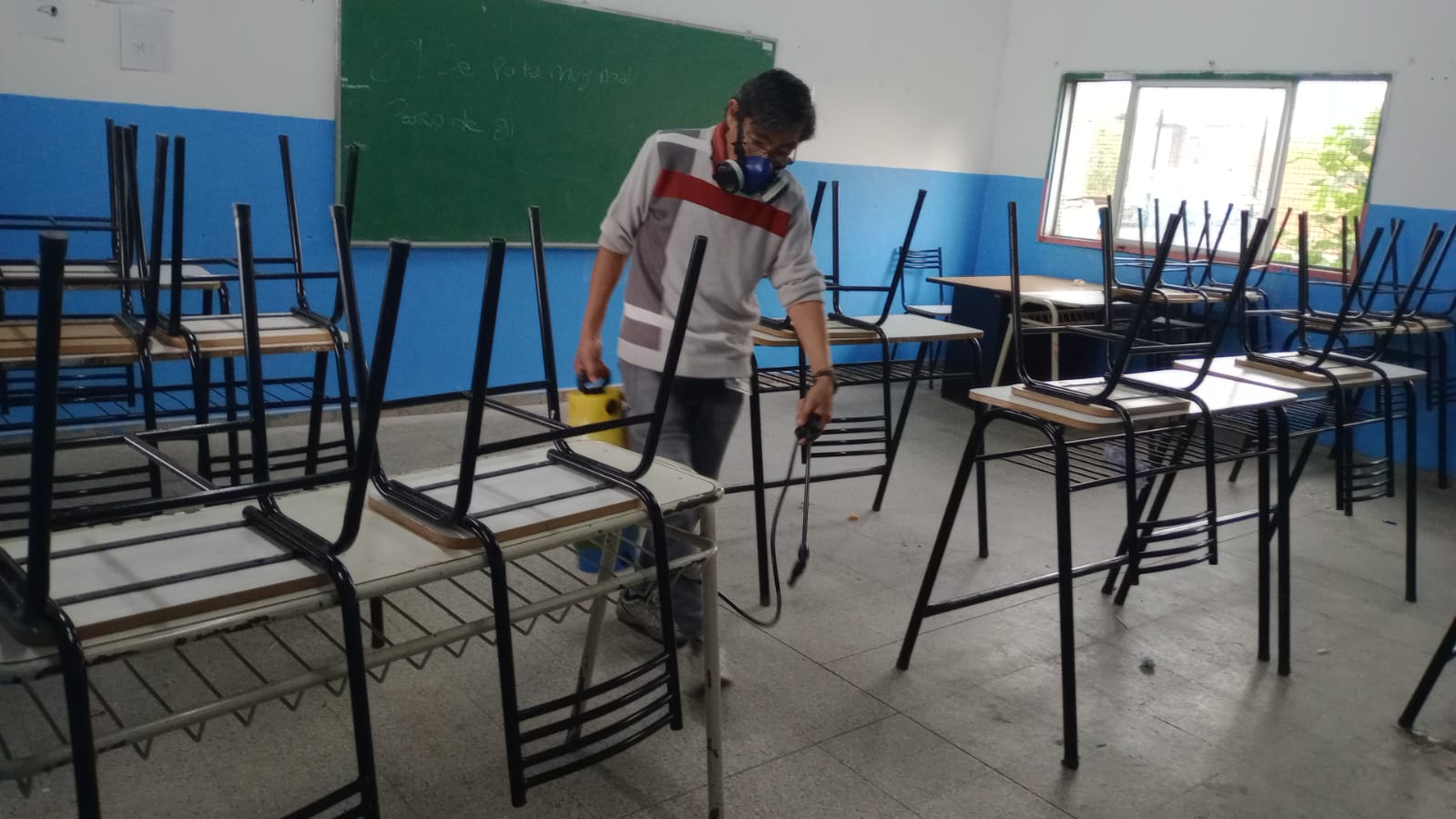 trabajos  de Fumigacion en Escuela Superior Secundaria N°16 José C. Paz