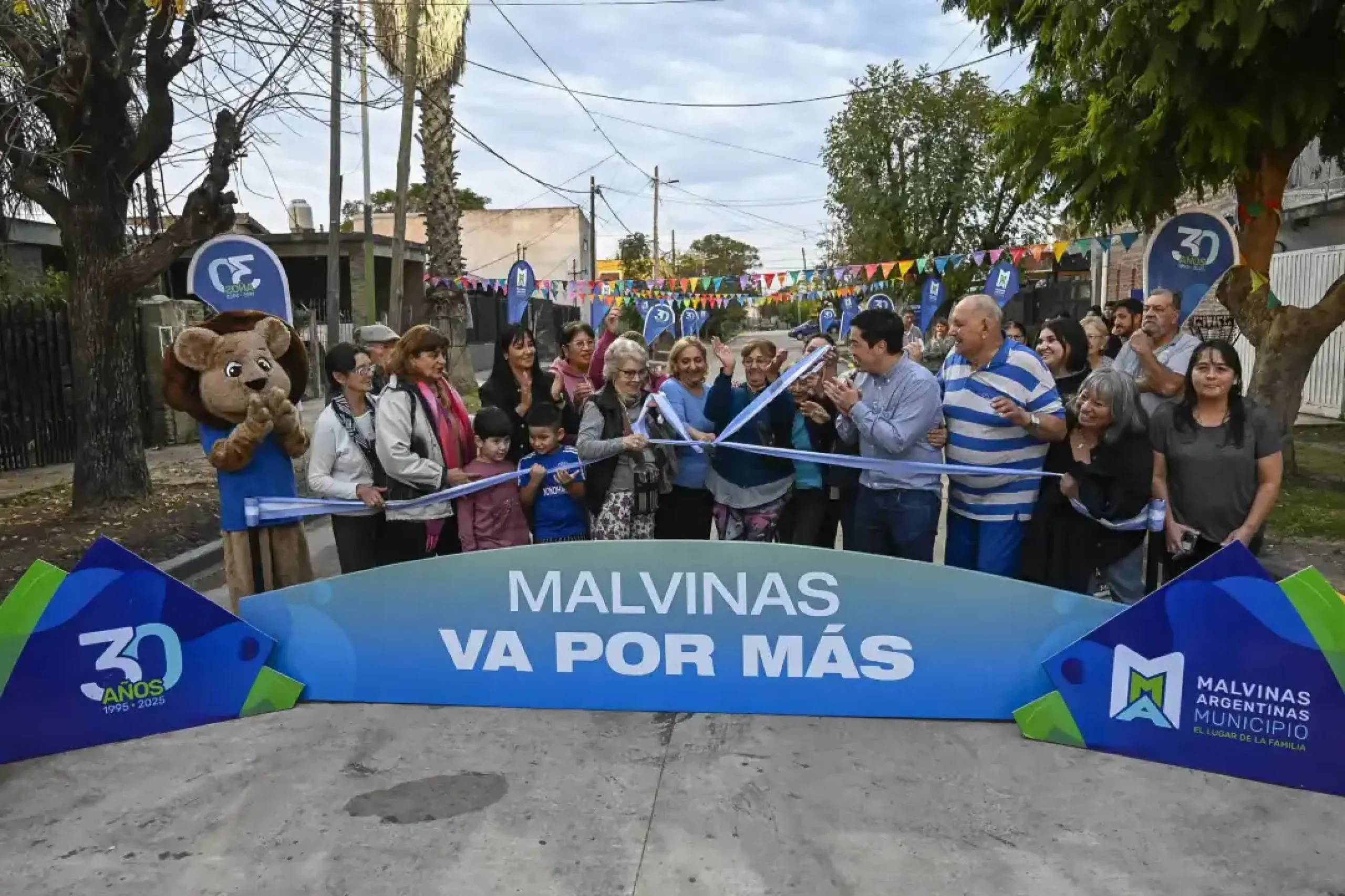 Más accesibilidad para los vecinos: Leo Nardini inauguró el pavimento de las calles Verdi y Mosconi