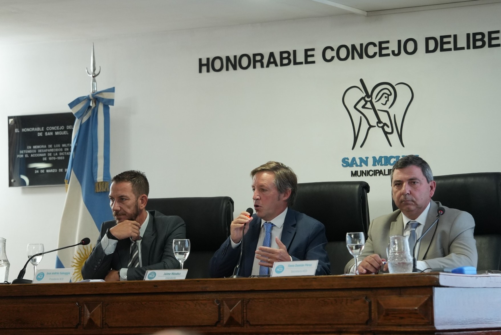 Dos nuevos tomógrafos, pista de atletismo, seguridad y obras, entre los anuncios de Jaime Méndez